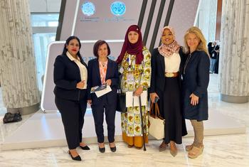 [De gauche à droite] Alaa Hamadto, mère soudanaise, PDG de Solar Food ; Tahani Abu Daqqa, femme d'affaires palestinienne de Gaza ; Malalai Helmandi, directrice des opérations d'une organisation de production d'énergie solaire.