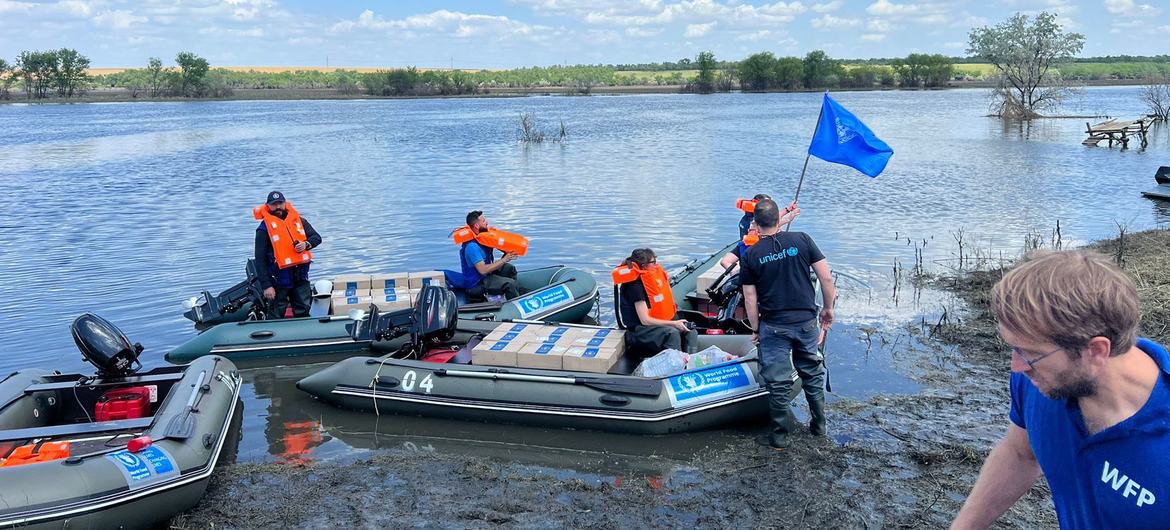 UN agencies and humanitarian partners continue to support the needs of people affected by the Kakhovka Dam blast in eastern Ukraine (file photo).