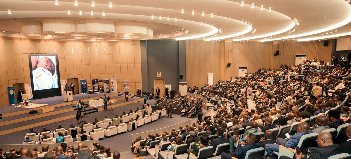 À Kolwezi, le Président Tshisekedi affirme que la RDC ne tolèrera plus longtemps « que des enfants naissent et grandissent avec le VIH, alors que des outils existent pour prévenir, dépister et traiter efficacement cette infection ».