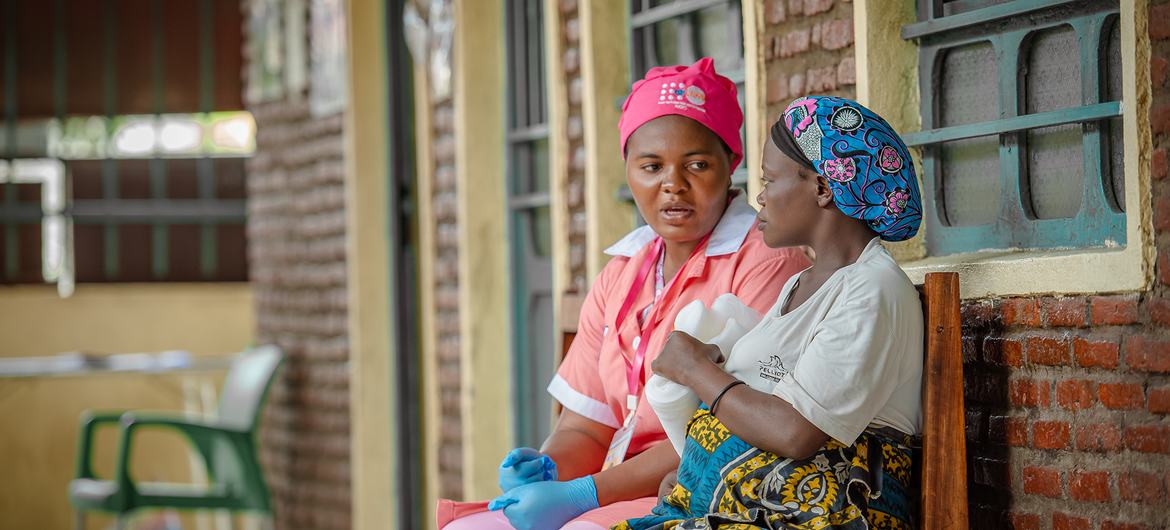 En RDC, faute de dépistage chez les femmes enceintes, des milliers d’enfants sont encore infectés chaque année par le VIH, une occasion manquée de sauver des mères et de prévenir la transmission du VIH de la mère à l’enfant.