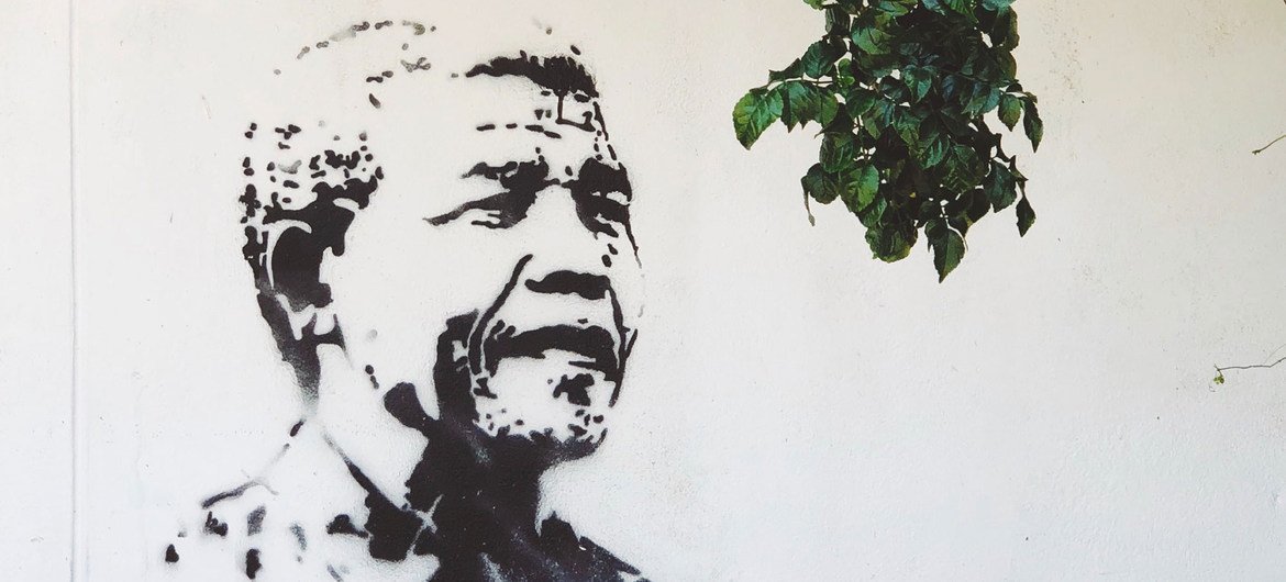 纳尔逊-曼德拉国际日纪念他在全世界为民主与和平文化所做的斗争。