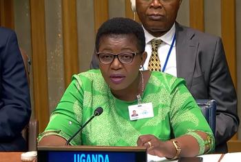 Waziri anayehusika na majukumu ya jumla katika Ofisi ya Waziri Mkuu wa Uganda, Justine Kasule Lumumba akizungumza katika mkutano wa HLPF kuhusu Usawa wa Kijinsia.