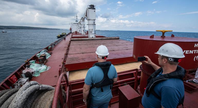 El primer envío de más de 26.000 toneladas de alimentos ucranianos en el marco de la Iniciativa de Granos un acuerdo de exportación al Mar Negro en su destino final en el Líbano.