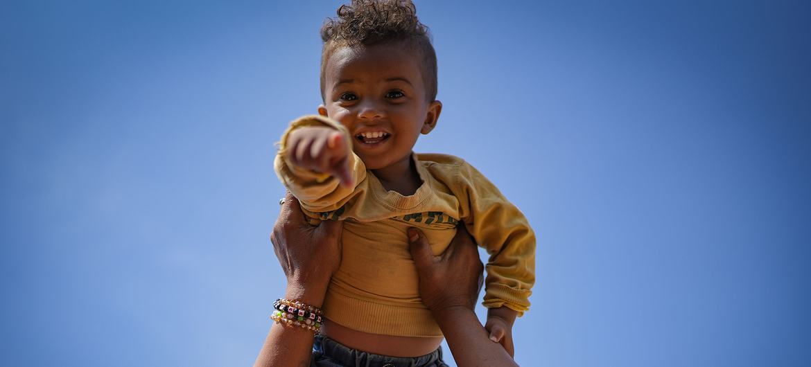 A little boy in Yemen enjoys a happy and active life after making a full recovery from acute malnutrition, thanks to a UN therapeutic feeding programme. 
