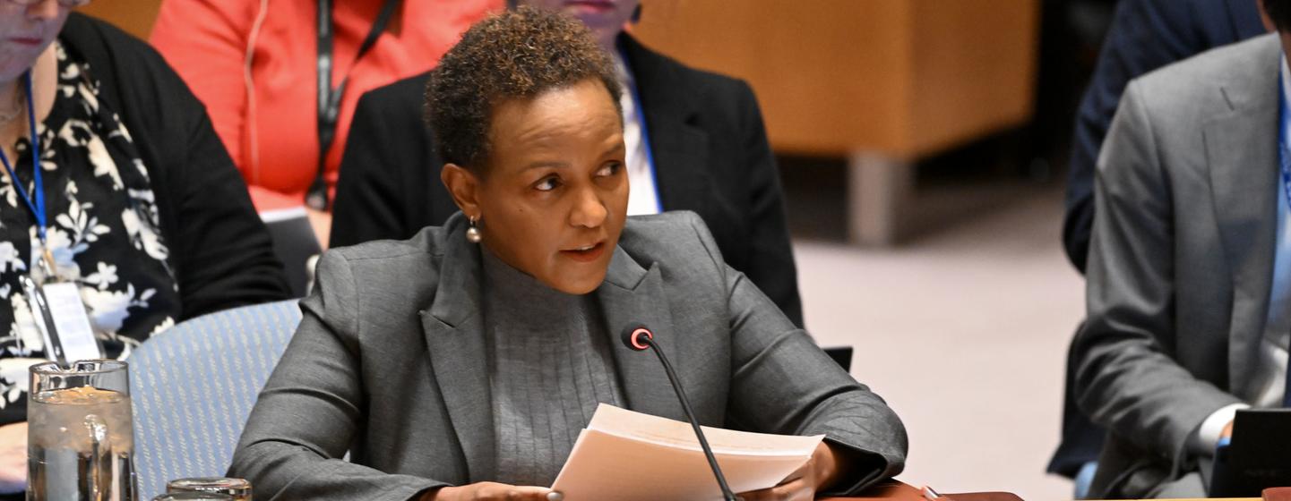 Joyce Msuya, Secrétaire générale adjointe aux affaires humanitaires et Coordonnatrice des secours d'urgence par intérim, informe le Conseil de sécurité de la situation au Moyen-Orient, y compris de la question palestinienne.