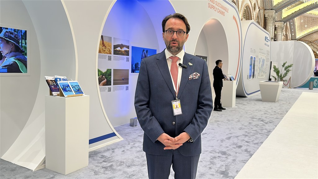 حسان دعبول، صناعي سوري وعضو غرفة صناعة دمشق وريفها.