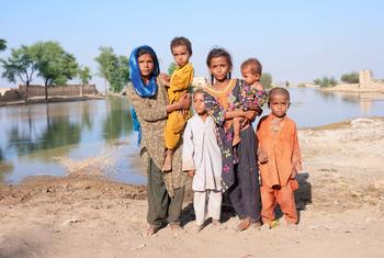 سال 2022 میں پاکستان میں آئے غیر معمولی سیلاب سے لاکھوں بچے نقل مکانی پر مجبور ہوئے تھے۔