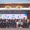 पहली मॉडल जी 20 बैठक में जी20 के 10 देशों सहित, 12 राष्ट्रीयताओं का प्रतिनिधित्व करने वाले हाई स्कूल के 60 से अधिक छात्रों ने हिस्सा लिया.