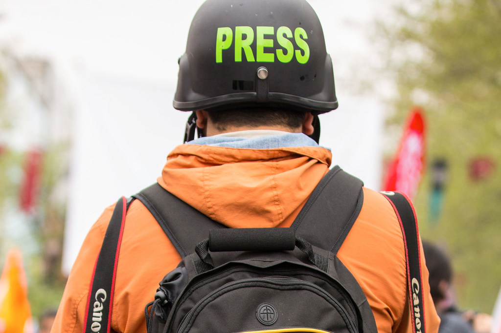 تعمل اليونسكو بنشاط على تعزيز سلامة الصحفيين والعاملين في مجال الصحافة.