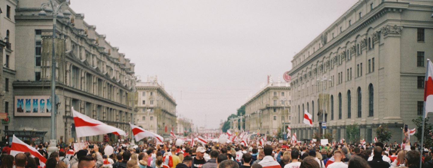 Des manifestants lors de la Marche pour la paix et l'indépendance à Minsk, au Bélarus, en novembre 2020 (photo d'archives).er)