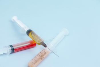 Гепатит С непропорционально поражает маргинализированные группы, включая людей, употребляющих инъекционные наркотики. 