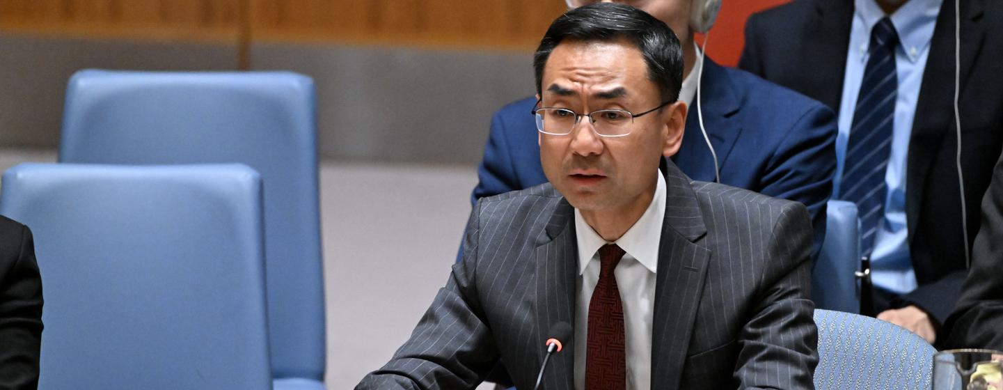 中国常驻联合国副代表耿爽在纽约联合国安理会会议上发表讲话。