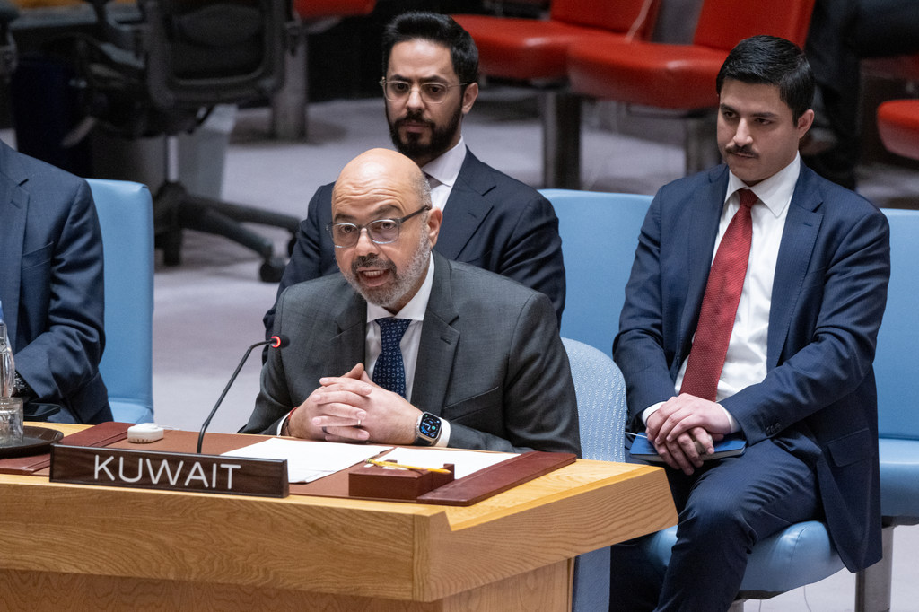 Tareq Albanai, Mwakilishi wa Kudumu wa Kuwait katika UMOJA WA MATAIFA, akihutubia mkutano wa Baraza la Usalama kuhusu hali katika Mashariki ya Kati (Syria).