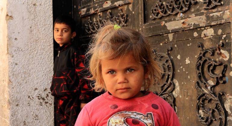 مفوض حقوق الإنسان يدعو العالم إلى منع كارثة إنسانية شاملة في غزة