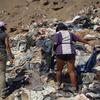 Una parte importante de las prendas del mercado de ropa de segunda mano que llegan a Chile carecen de valor, por lo que son arrojadas al desierto.