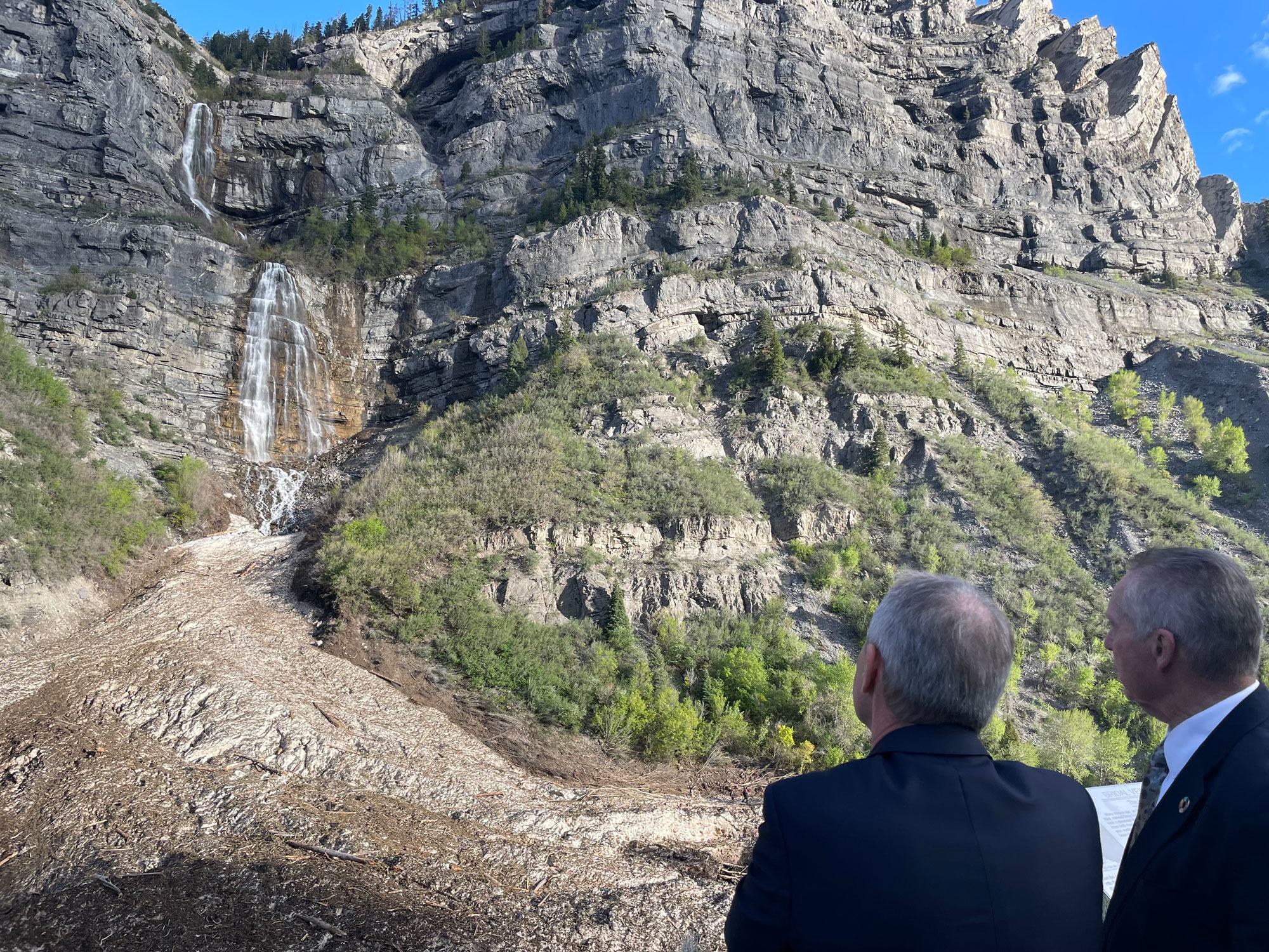 General Assembly President Csaba Kőrösi admires the beauty of a waterfall in Provo, Utah, during his official visit to the state.