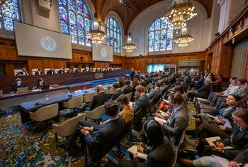 قاعة محكمة العدل الدولية في اليوم الثاني من جلسات الاستماع العامة في قضية جنوب أفريقيا ضد إسرائيل.