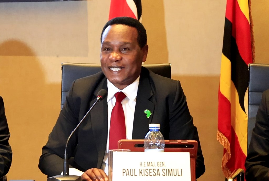 Balozi wa Tanzania nchini Uganda Paul Simuli Kisesa katika mkutano rasmi.