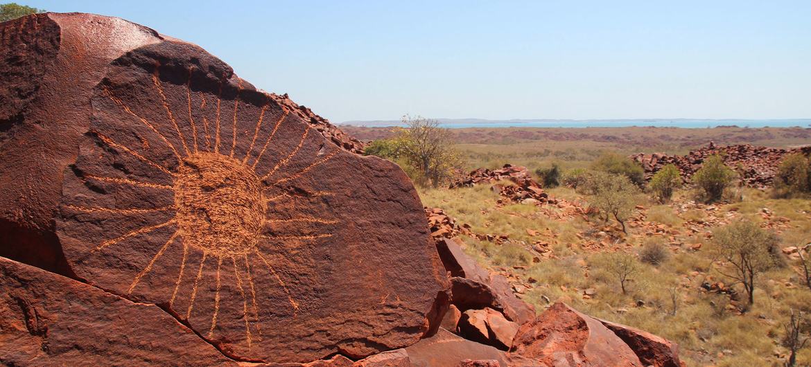 Plusieurs candidatures ont été portées directement par les communautés, avec le soutien des autorités nationales, comme celle du paysage culturel aborigène de Murujuga, en Australie