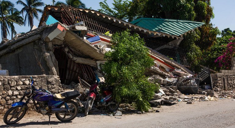 Ruinas de un hotel en Gele, Haití. El establecimiento quedó destruido tras un terremoto de magnitud 7,2 en 2021.