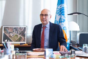 المفوض السامي للأمم المتحدة لحقوق الإنسان، فولكر تورك، في مكتبه