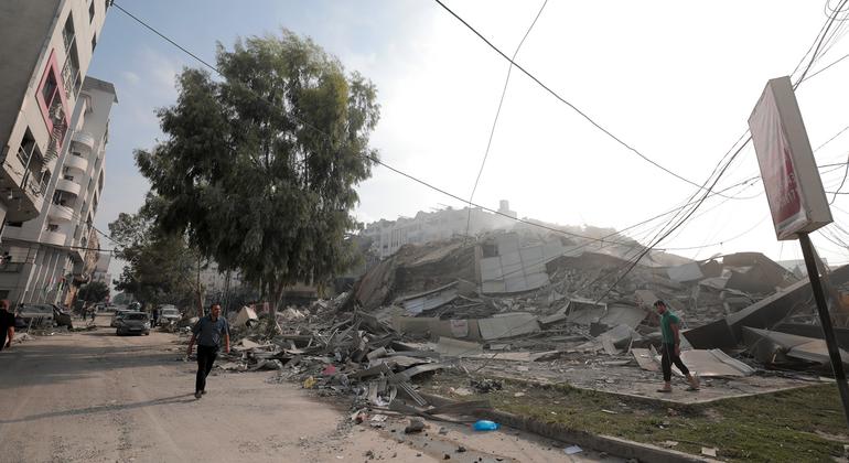 Las zonas residenciales de Gaza han sido bombardeadas.