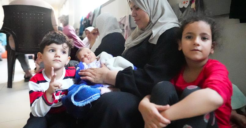 Familias se refugian en el interior del hospital Al Shifa. (archivo)