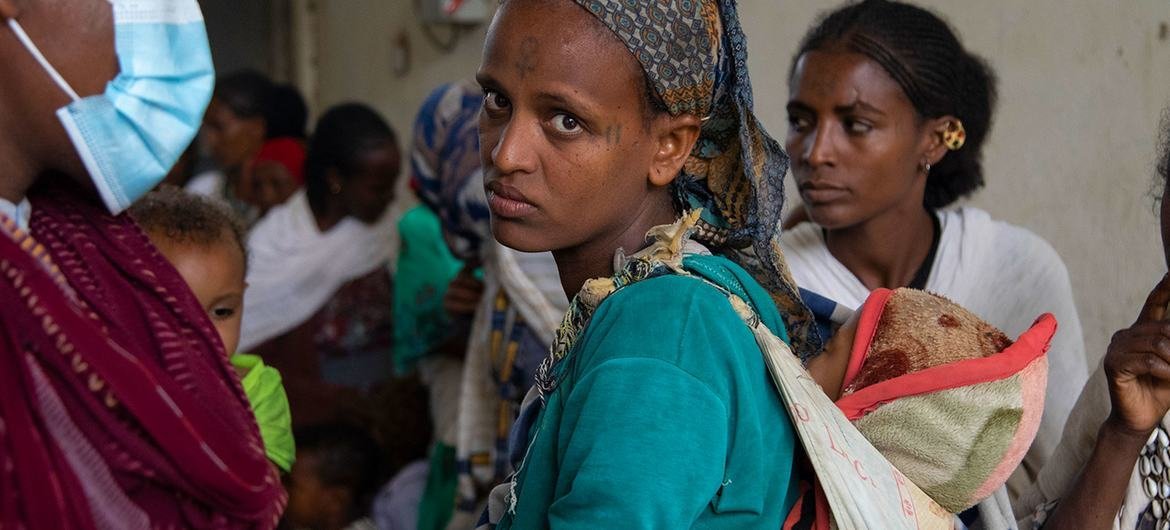 इथियोपिया के उत्तरी क्षेत्र में लड़ाई से उत्पन्न संकट ने, लाखों लोगों को आपात मानवीय सहायता के ज़रूरतमन्द बना दिया है.
