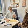 Катерина Грачева (слева) работает консультантом для мигрантов в Германии.