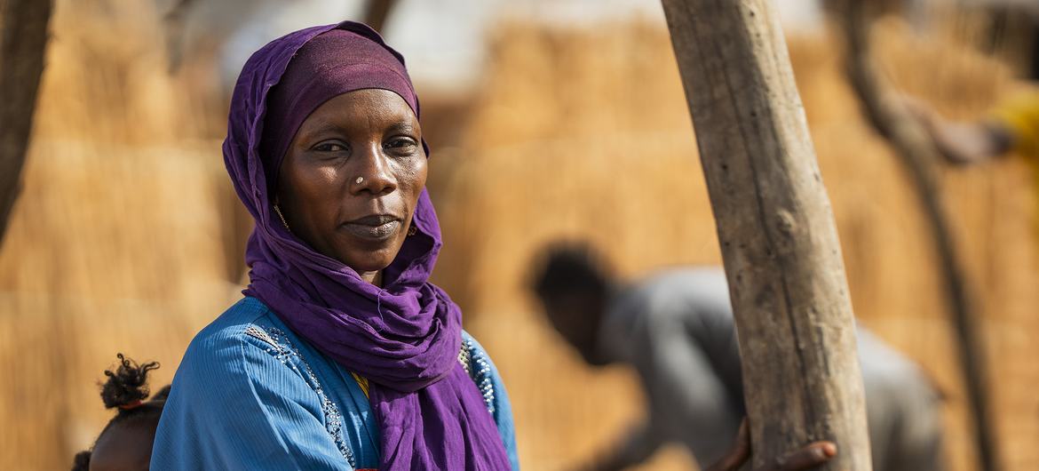 Chad. Thousands of Sudanese refugees continue to flee across border Chad. Thousands of Sudanese refugees continue to flee across border