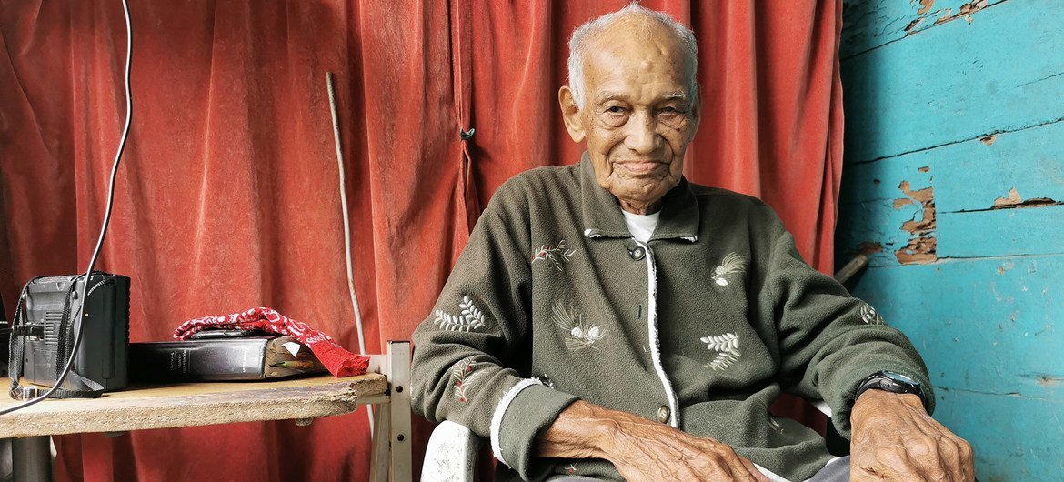 Candelário gosta de ler e ter uma boa conversa.