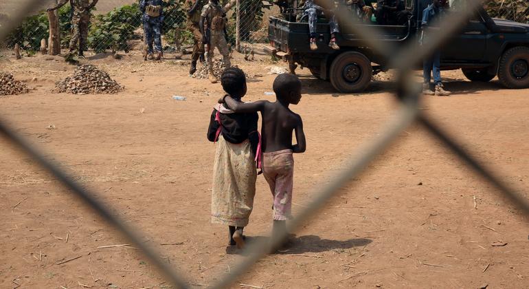 أطفال مشرودون في جنوب السودان.