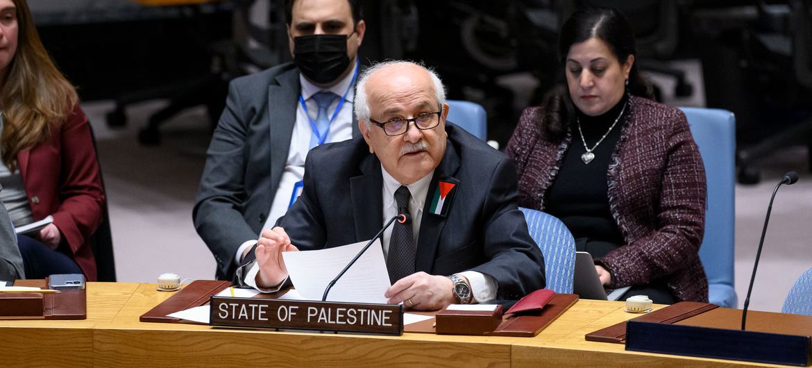 المراقب الدائم لدولة فلسطين، رياض منصور، يلقي كلمة أمام مجلس الأمن الدولي