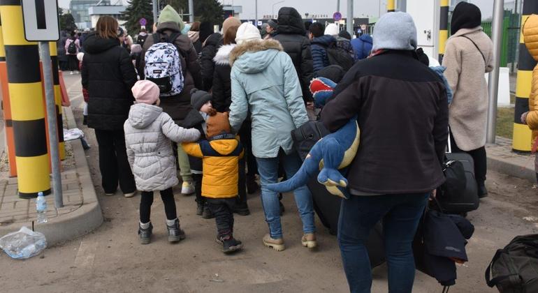 На фото: беженцы из Украины.