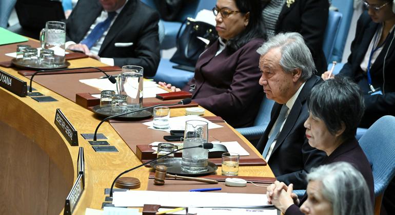 UN Secretary-General António Guterres (centre right) attends a Security Council meeting on nuclear disarmament and non-proliferation.