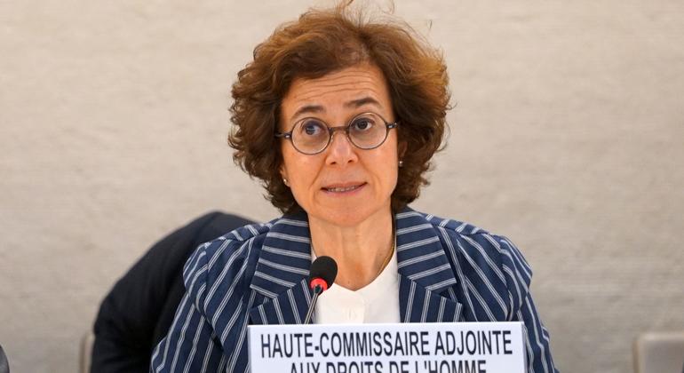 ندى الناشف، نائبة المفوضة السامية لحقوق الإنسان، تلقي كلمة أمام مجلس حقوق الإنسان في جنيف.