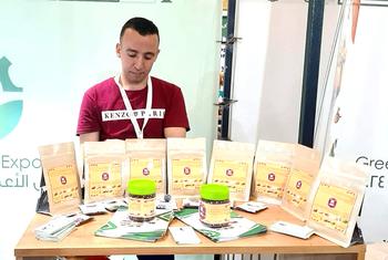 (أرشيف) أحد المشاركين في معرض الأعمال الخضراء الذي نظمته منظمة اليونيدو في مصر في 2024.