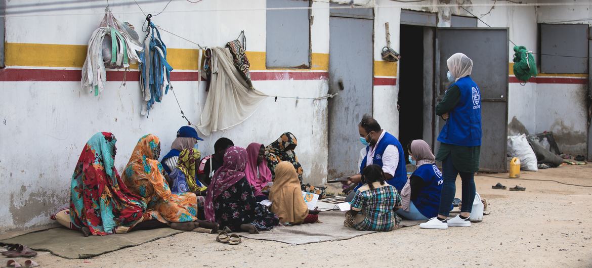 يواصل الفريق الصحي التابع للمنظمة الدولية للهجرة في ليبيا دعم المهاجرين ويضمن أن لجميع المهاجرين الحق في الرعاية الصحية والحصول عليها.