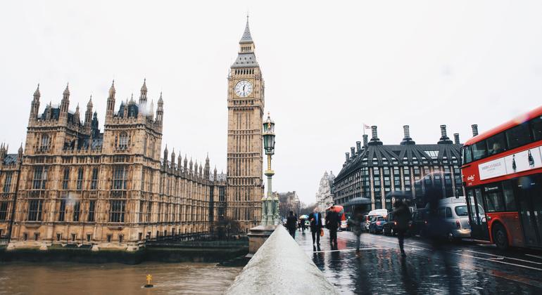 لندن میں برطانوی پارلیمان کی تاریخی عمارت۔