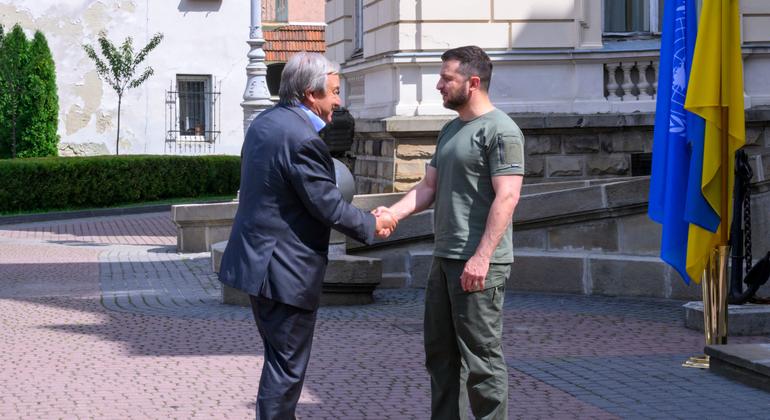 اقوام متحدہ کے سیکرٹری جنرل انتونیو گوتیرش نے یوکرین کے صدر ولادیمر زیلنسکی سے لوویو میں ملاقات کی۔