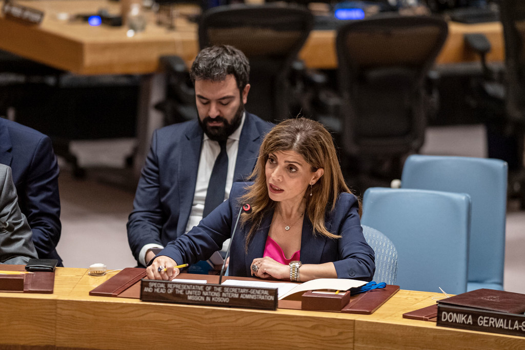كارولين زيادة، الممثلة الخاصة للأمين العام ورئيسة بعثة الأمم المتحدة للإدارة المؤقتة في كوسوفو (يونميك) تتحدث أمام مجلس الأمن.