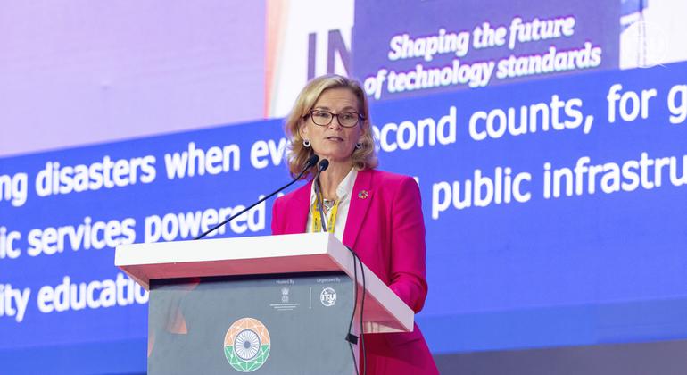 ITU की महासचिव, डोरेन बोगडान-मार्टिन. 