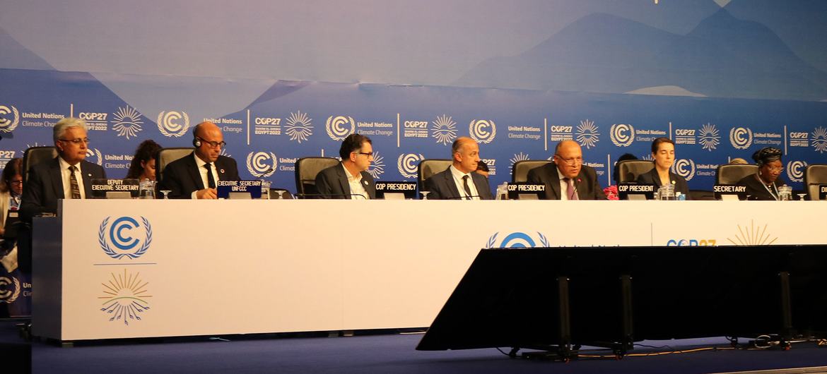 Embora pareça semelhante à COP27, a Conferência da ONU sobre Mudança do Clima, ambos os eventos se concentram em questões diferentes, mas relacionadas.