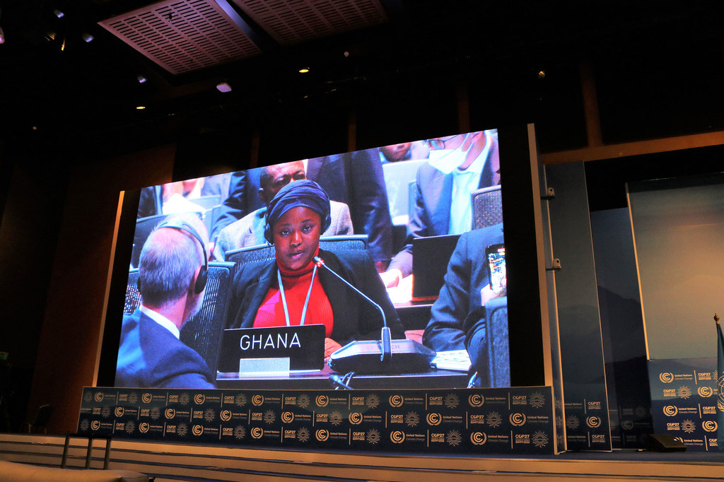来自加纳的10岁气候活动家德拉马尼•萨姆在大会上发言。
