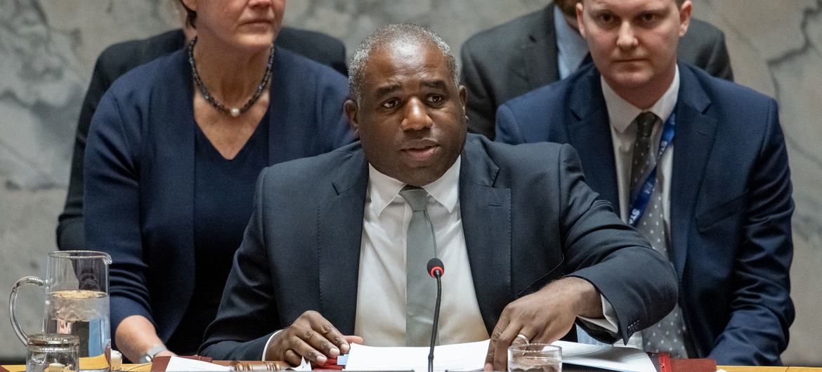 O secretário de Estado dos Negócios Estrangeiros do Reino Unido, David Lammy,  preside a reunião do Conselho de Segurança sobre a situação no Sudão e no Sudão do Sul