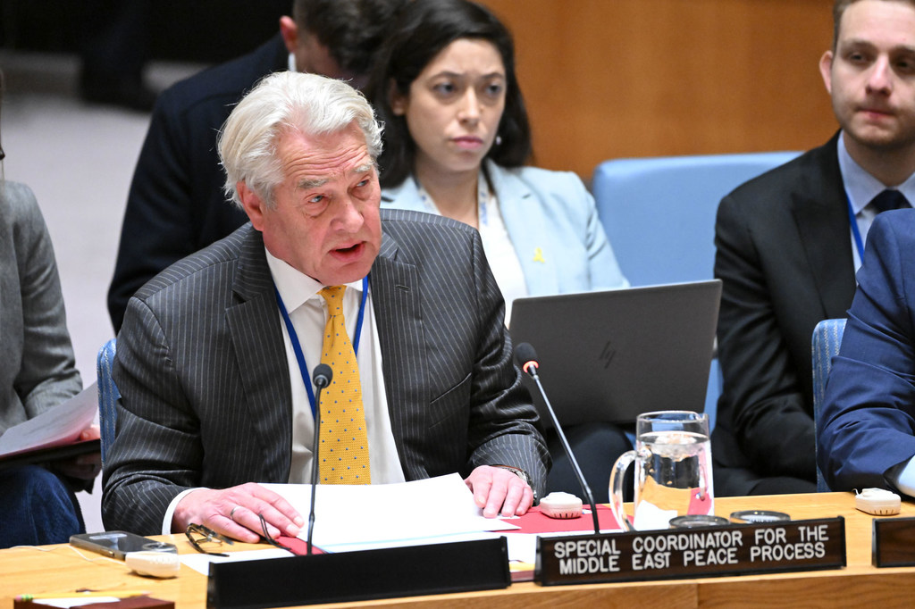 Tor Wennesland, Special Coordinator for the Middle East Peace Process and Personal Representative of the Secretary-General, briefs the Security Council meeting on the situation in the Middle East.