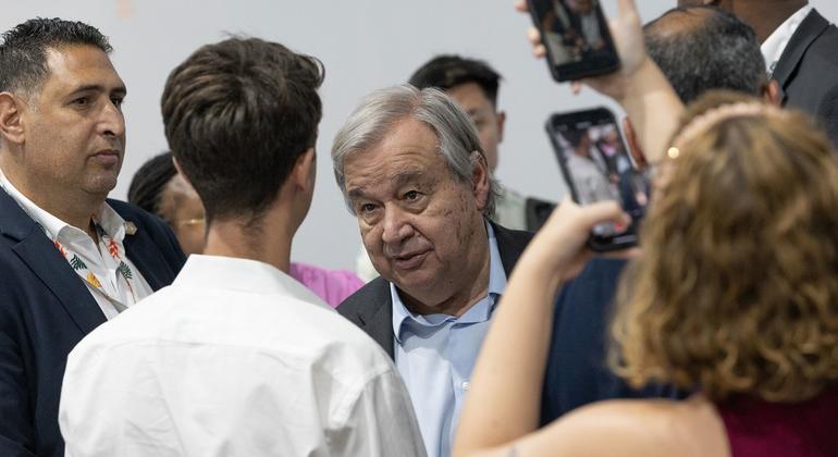 Participants during UN Secretary-General António Guterres's Youth Roundtable at COP30 in Belém, Brazil.