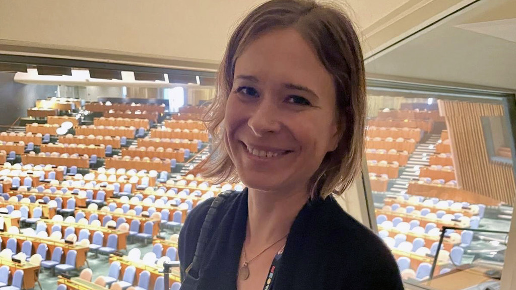 Anna Kadysheva, intérprete de la ONU.