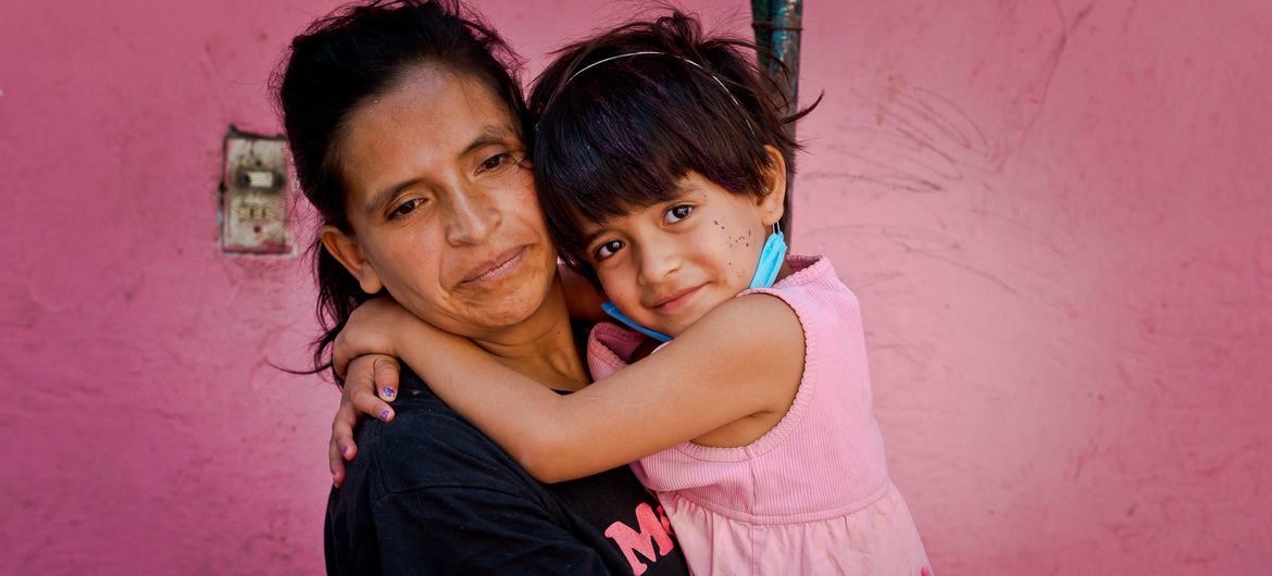 A woman and young girl in Mexico.
