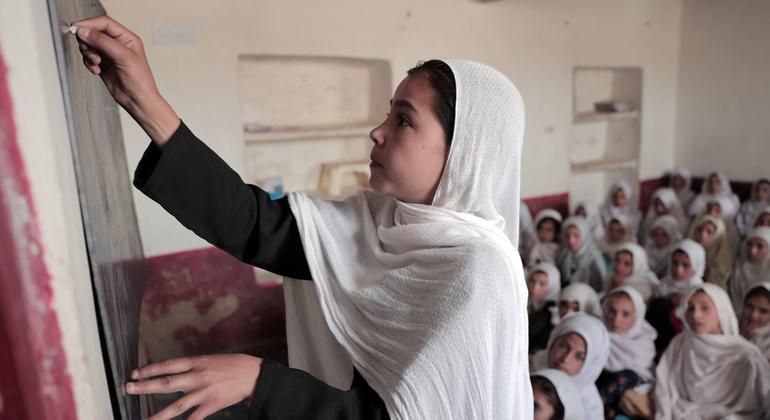 Afgan kız çocukları ve kadınları Uluslararası Eğitim Günü’nde sahne aldı: UNESCO

 Nguncel.com